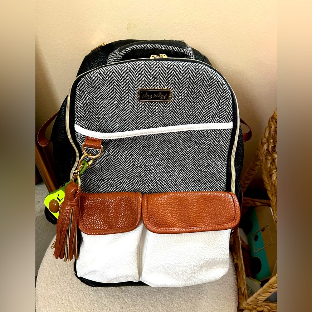 Itzy ritzy diaper bag Coffe & cream